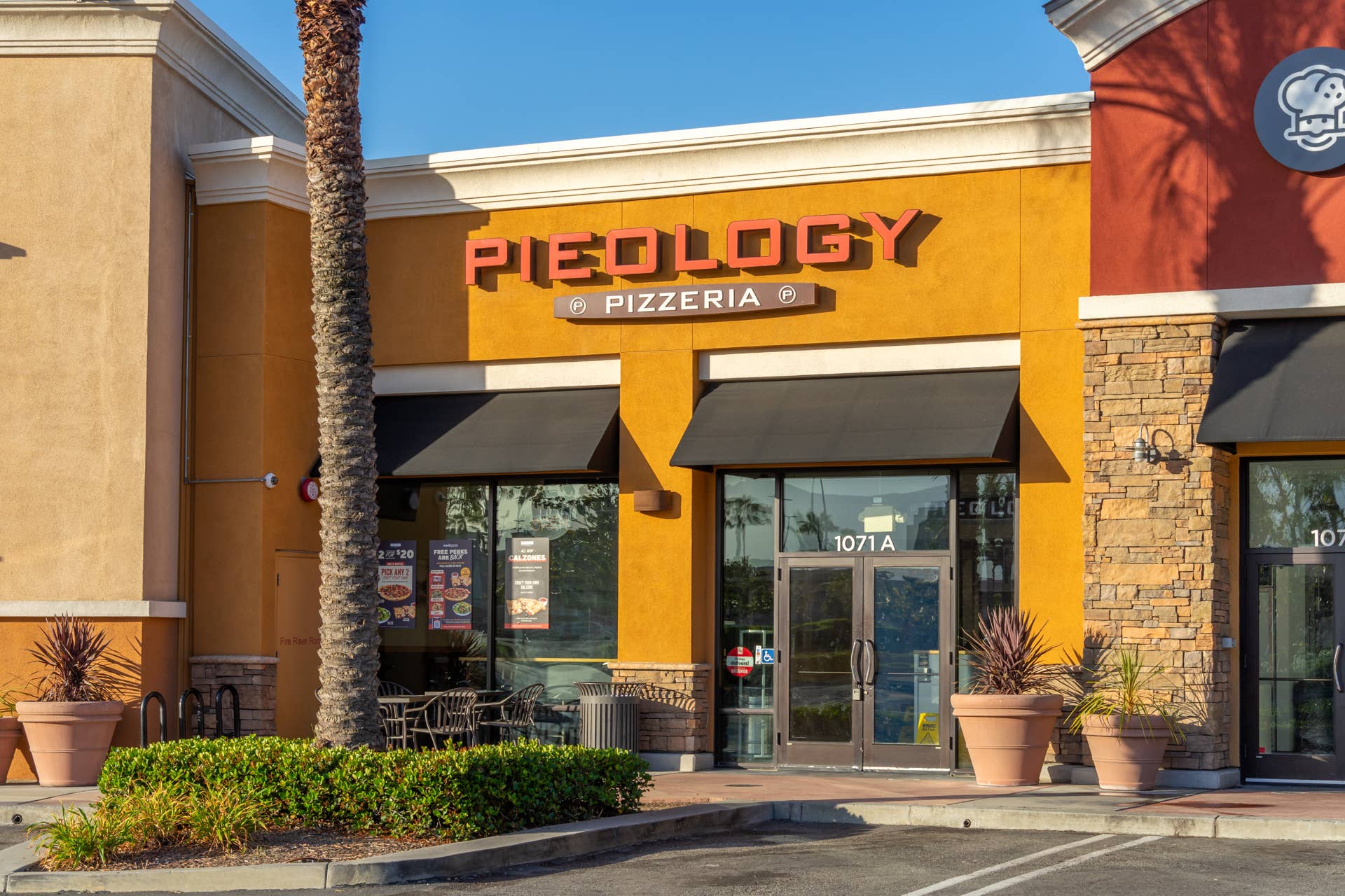 Distressing pizza chain trend eliminates over 120 Pieology locations ...