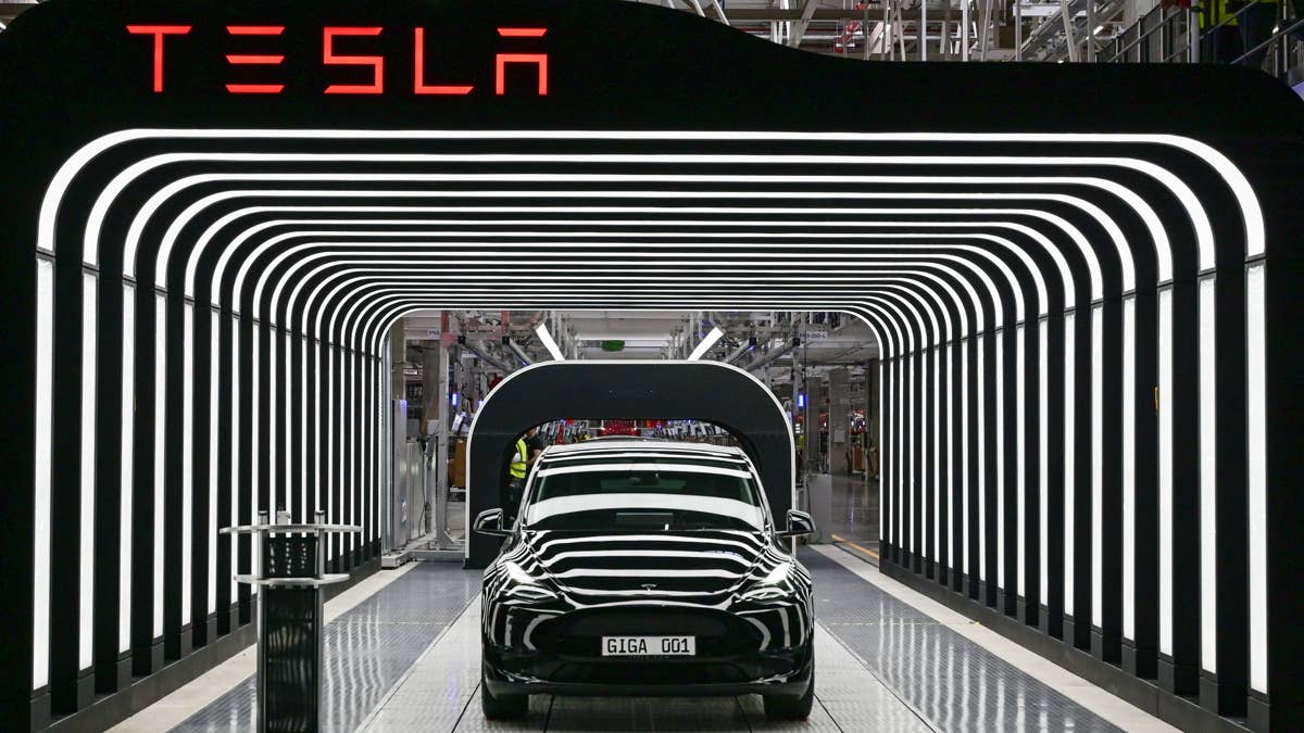 UBS Stays Cool on Tesla After Delivery Numbers