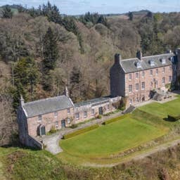 "The Traitors" has luxury travelers flocking to castles all over the UK