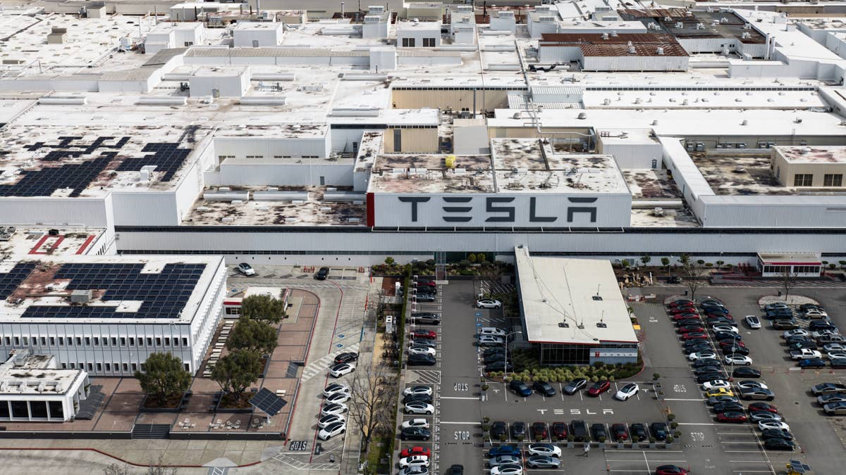 Elon Musk doubles down on the Roadster with SpaceX thrusters