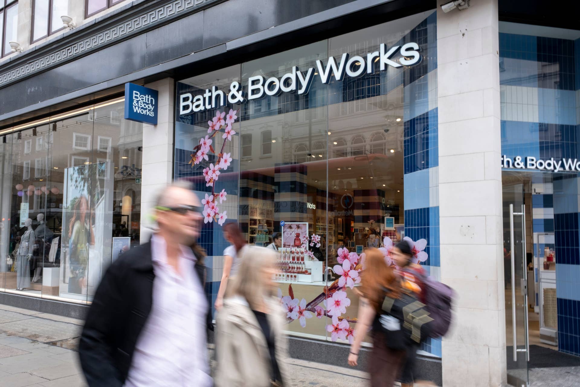 Bath & Body Works faces surprising problem as Americans return to malls ...