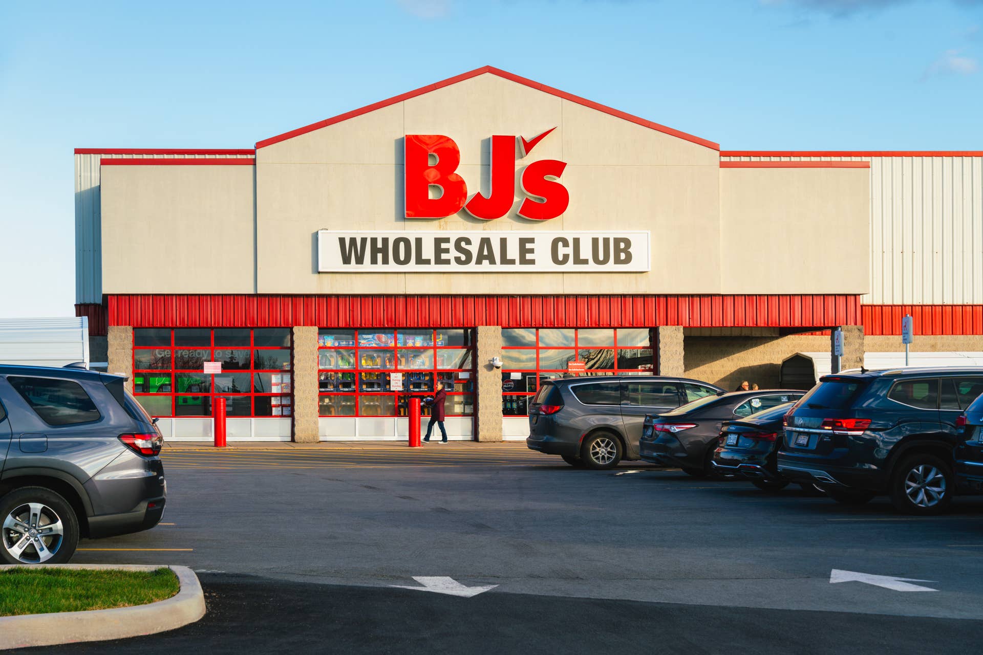 BJ's Wholesale makes unexpected changes to holiday discounts - TheStreet