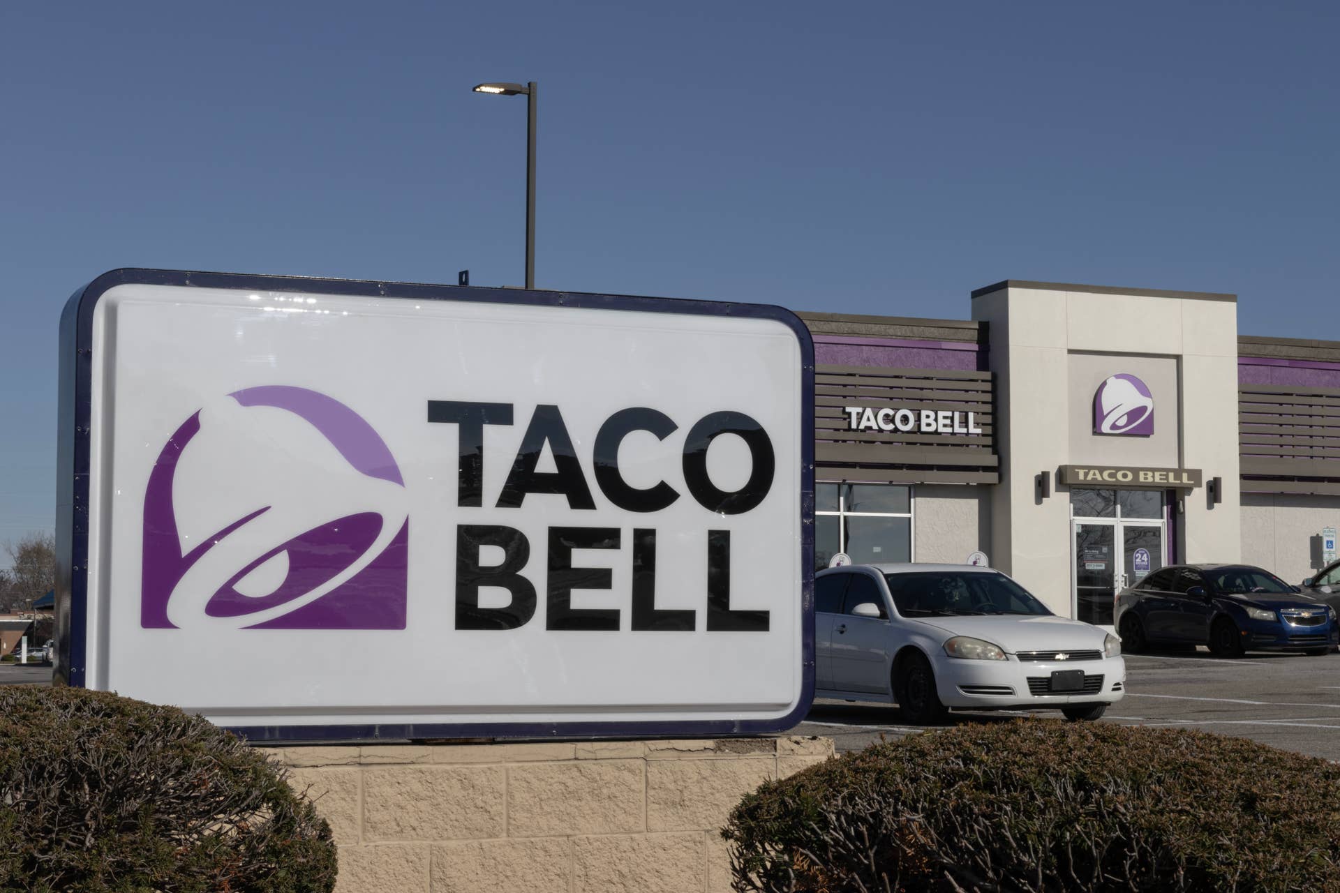 Taco Bell rolls out $2 item as McDonald’s wrestles with pricing - TheStreet