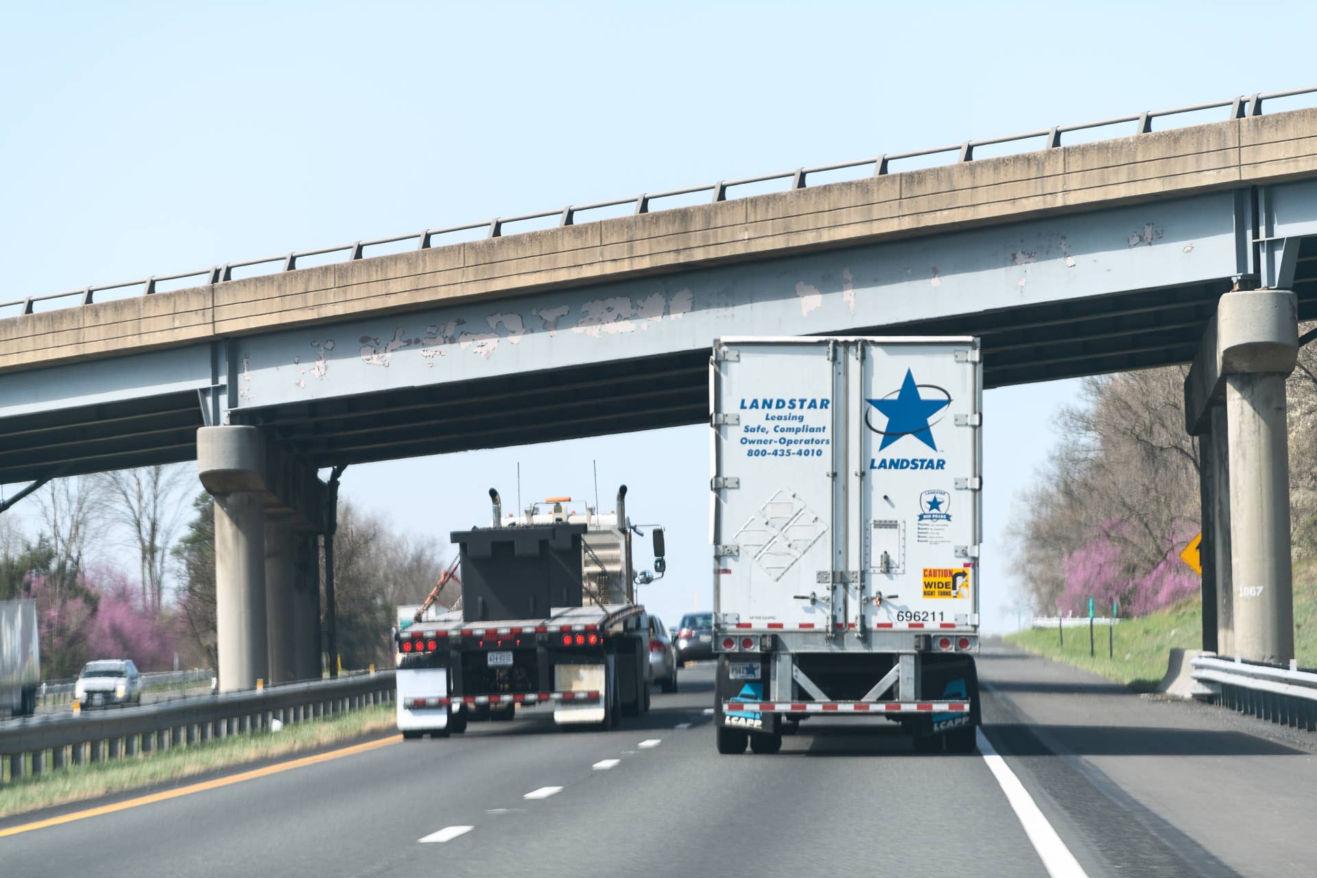 Landstar stock plunges 17.8% on insurance costs and EPS miss