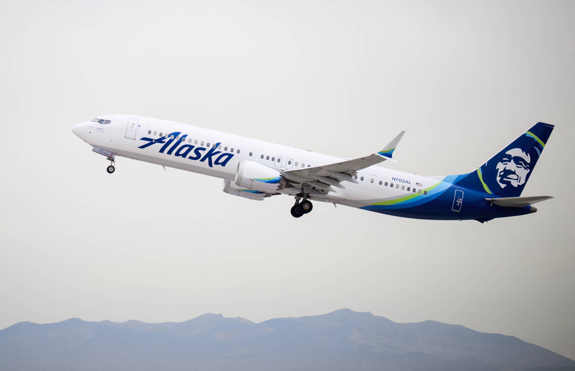 Alaska Air eyes global expansion while battling Delta at home | ALK ...