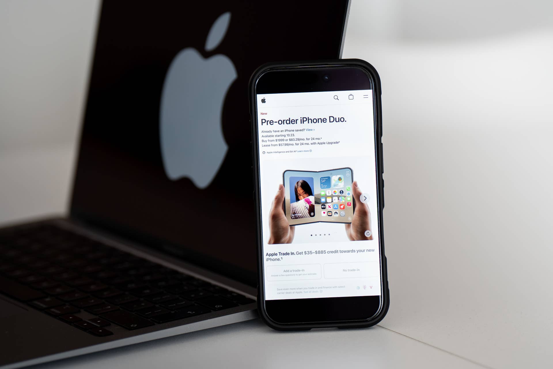 Apple's $1,999 iPhone Duo appears to have an app problem