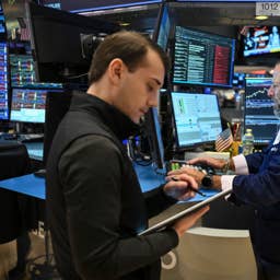 Another AI power stock plunges 11% despite earnings beat