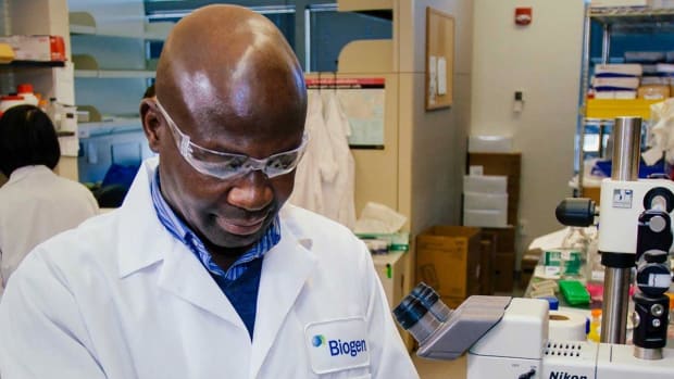Biogen Plummets as Alzheimer Drug Shows Little Efficacy in Trial