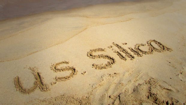 U.S. Silica Shares Drift Lower After Analyst Downgrade