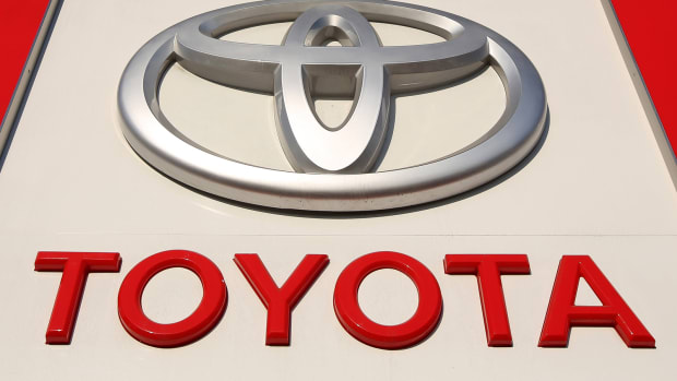 Toyota Boosts Full Year Profit Outlook Amid Weakening Yen, Improving China Sales