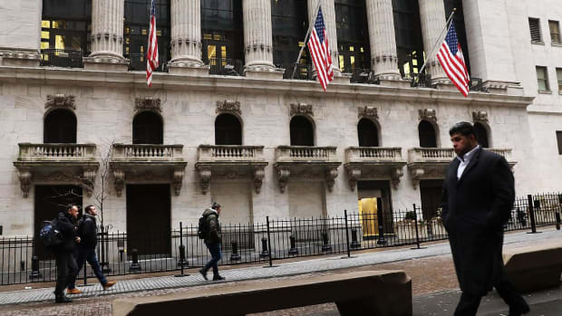 The Slowdown Stocks: Cramer's 'Mad Money' Recap (Monday 8/12/19)