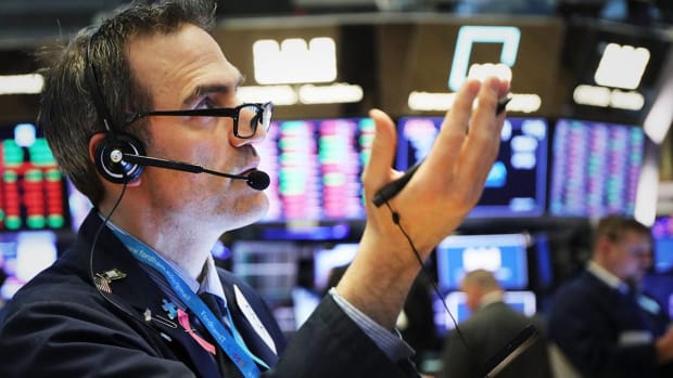 Global Stocks Slip Despite Wall Street Records; European Tech Gains, Autos Drift