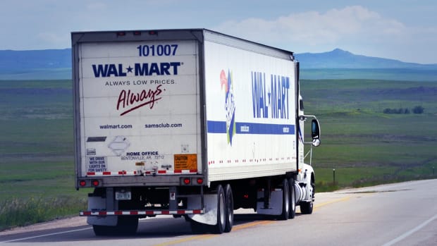 Walmart's First Quarter Reveals Two Potential Minefields for Investors