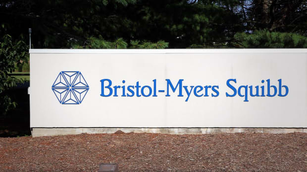 Bristol-Myers Tops Q4 Earnings, Pulls FDA Application for Cancer Combination