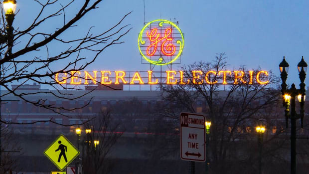 General Electric Shares Dip After UBS Downgrade, Industrial Cash Flow Trim