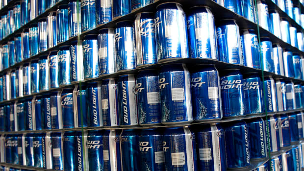 MillerCoors Wins Injunction Against Bud Light's `No Corn Syrup' Claims