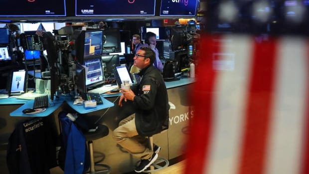 Stocks Drift Lower, Oil Gains on Saudi Output Cuts; Dollar Spikes on Fed Signals