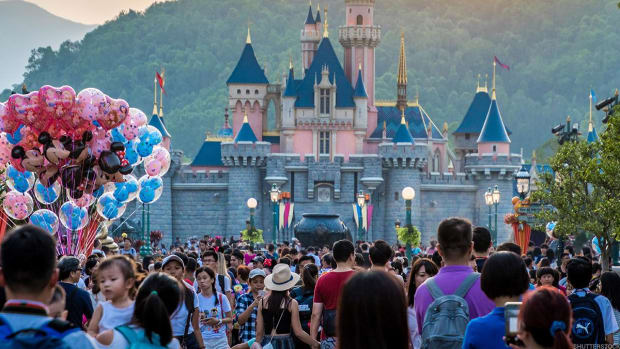 Walt Disney Co., Starbucks, Wells Fargo: 'Mad Money' Lightning Round