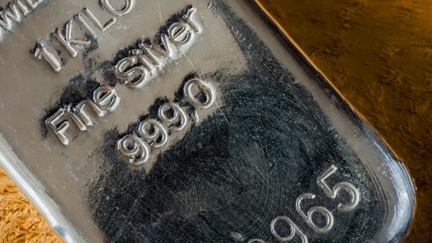 Why Silver Will Be a Better Bet Than Gold if the Precious Metals Rally Continues