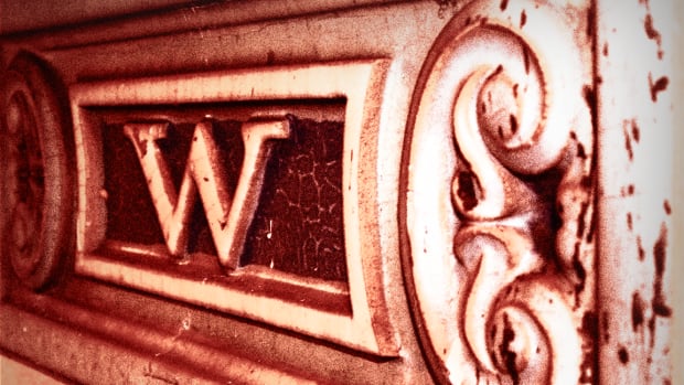 Alibaba, Veterans Day, Aramco, Goldman and Apple - 5 Things You Must Know Monday