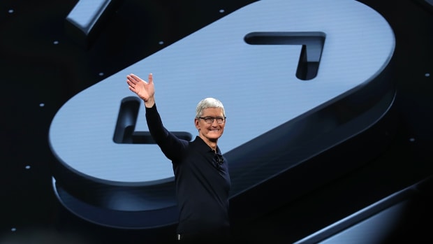 Why Apple iPhone X Success Could Send the Stock Tanking 30% in 2019