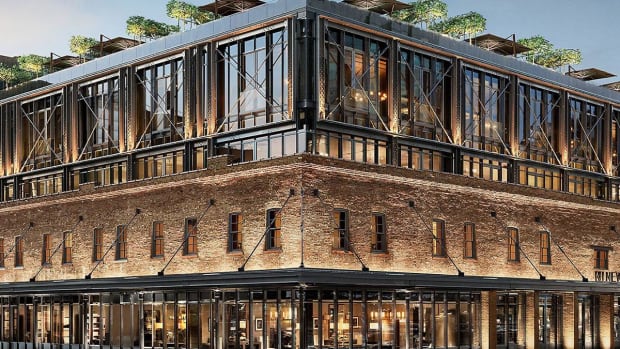 RH Stock Analysts Raise Price Targets but Also Express Caution