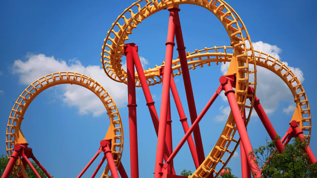 Six Flags Sinks as Revenue Misses Estimates Because of 'Challenging' China