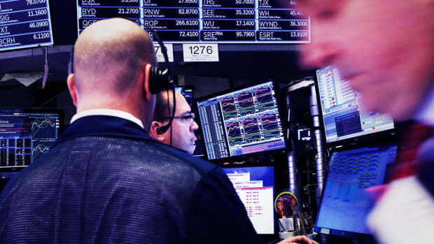 Dow Gains 444 Points Ahead of Trade Talks Next Week