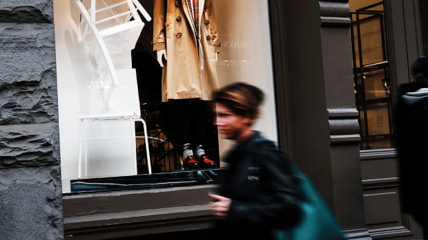 Luxury Goods Stocks Slump as Apple China Warning Ripples Through Markets