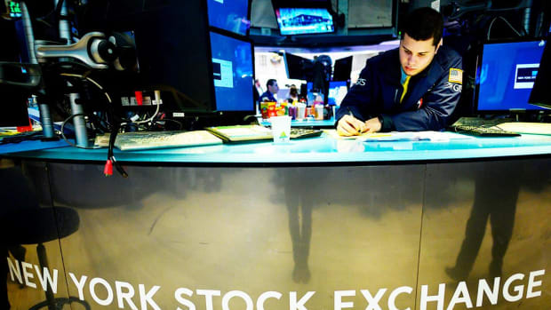 Apple, AMD, Federal Reserve, CVS Health and Qualcomm - 5 Things You Must Know