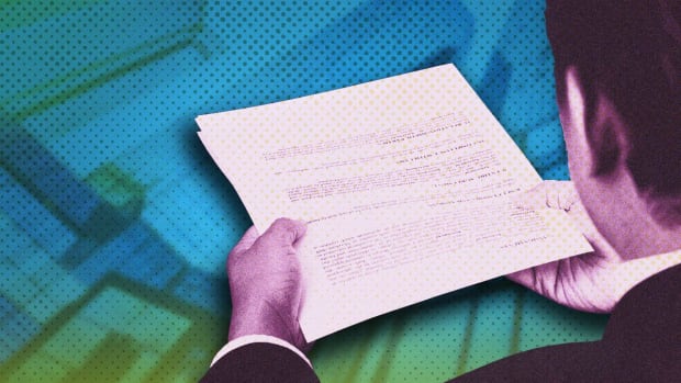 Sealed Air Trades Lower on Downgrade; Finance Chief Fired After SEC Probe