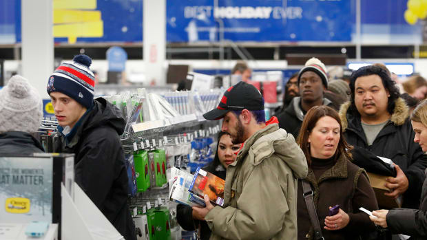 Sears Bankruptcy: Rivals Battle for $3 Billion in Sales Amid U.S. Consumer Boom