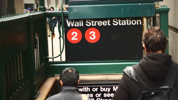 Dow Braces for Second Triple-Digit Decline as Global Stocks Retreat