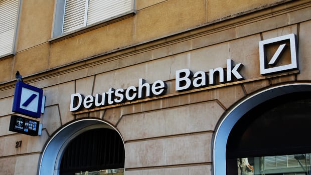 Deutsche Bank Shares Slump After Warning on $1.8 Billion U.S. Tax Law Hit