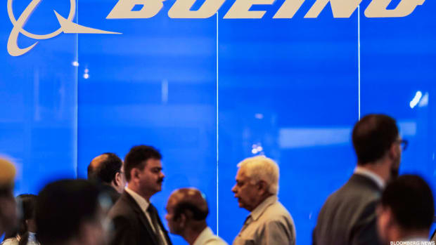 Boeing's Stock Loses Altitude Ahead of Trump Visit on Supplier Difficulties