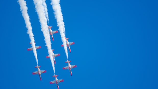 Industrials Caterpillar, Boeing Sink Amid Broader Friday Selloff