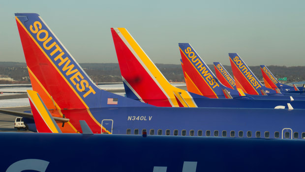 Southwest Airlines Grounds Airline Stocks on Weak Guidance
