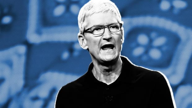 Apple CEO Tim Cook to Investors: Get in for the Long Haul, or Move On