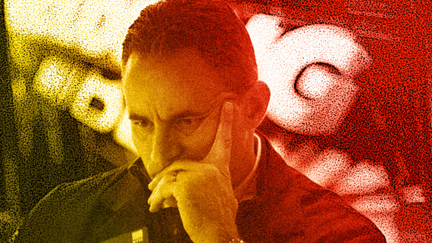 Dow Drops 299 Points as Powell Says Fed to Stick With Gradual Rate Increases