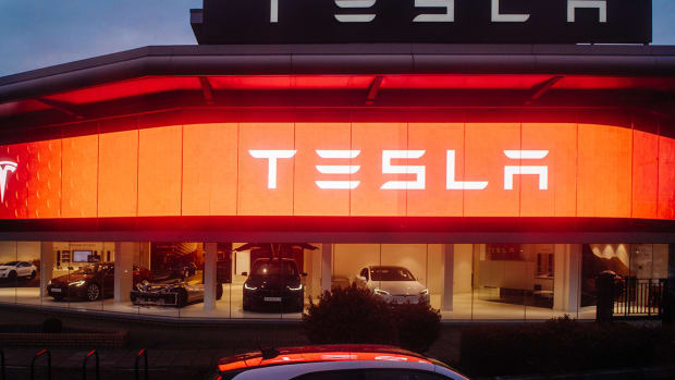 Tesla, Intel, AT&T and Powerball - 5 Things You Must Know