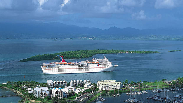 Carnival Falls After Mixed Results and Disappointing Guidance