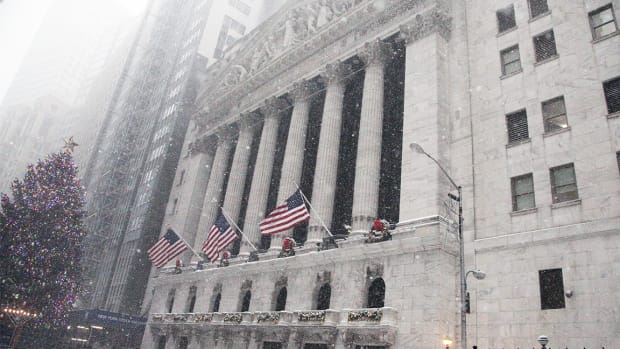 Stocks Rebound Despite Financial Sector Weakness