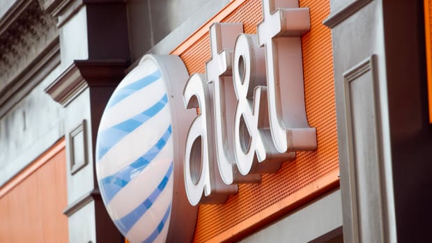 AT&T, Illinois Tool Works, Switch: 'Mad Money' Lightning Round