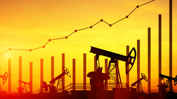 How Will Oil Play Out In the Market? This Expert Weighs In