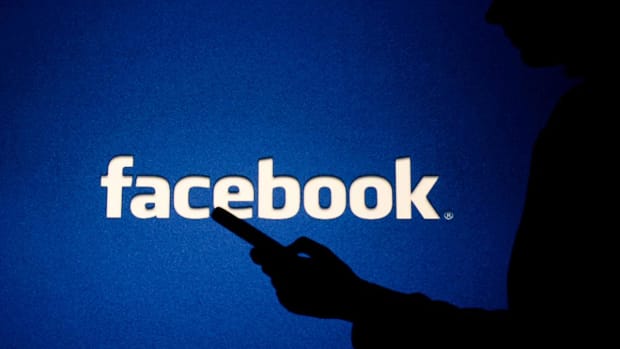 Why Jim Cramer's Concerned About Facebook's Outage