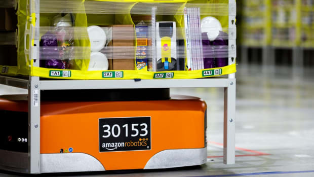 How Robots Work in Amazon Fulfillment Centers
