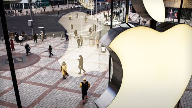 It's Time to Stop Comparing Tim Cook to Steve Jobs. Says Jim Cramer