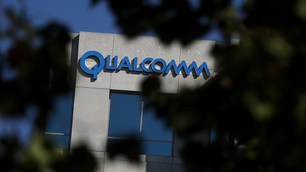 Jim Cramer: It's Too Early to Gauge Qualcomm's Impact on Apple