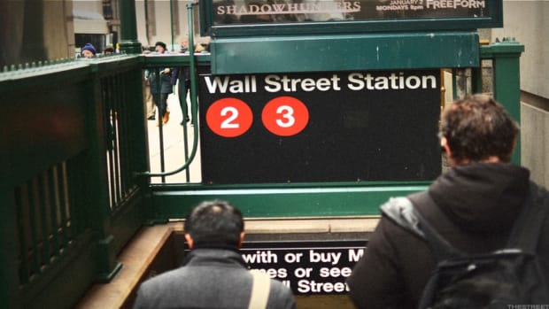 Apple, Trump and Everything Else You Need to Know Before You Trade Wednesday