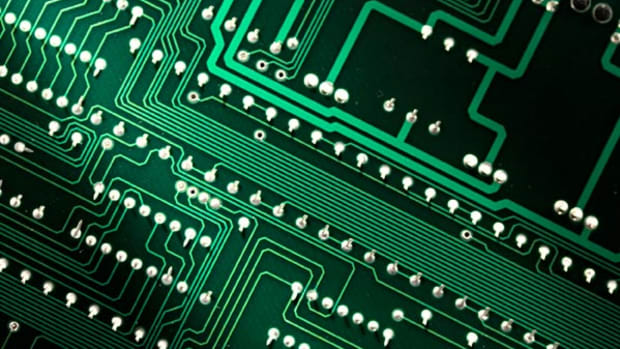 THQ, Neflix: Tech Winners & Losers